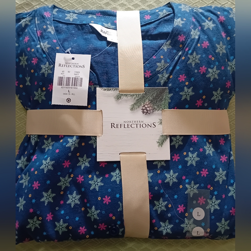 Northern Reflections NWT Blue Snowflake Pajama Set size L